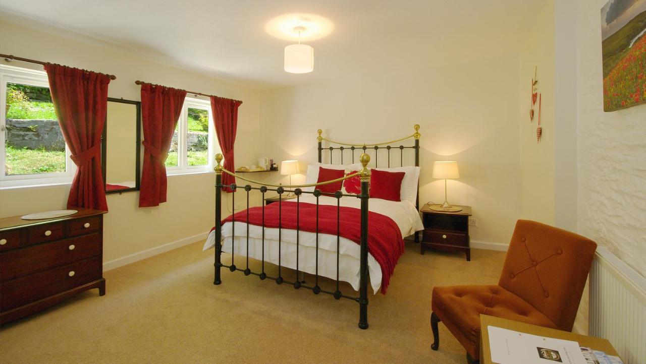 Natal House Bed & Breakfast Polperro Bagian luar foto
